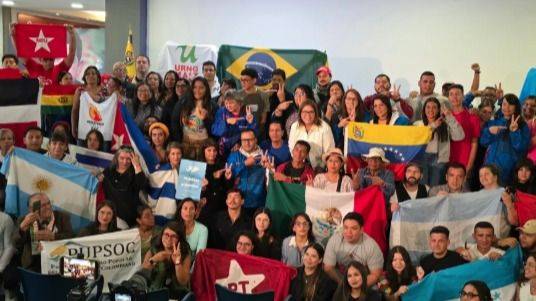 COMUNICADORES DE 22 PAÍSES SE REÚNEN EN CARACAS PARA ENFRENTAR LA MÁQUINA DE DESINFORMACIÓN