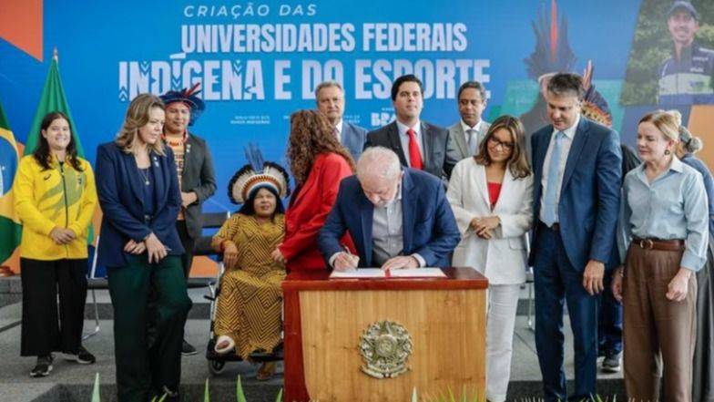 LA PRIMERA UNIVERSIDAD INDÍGENA DE BRASIL ES LEY: LULA FIRMA LA REPARACIÓN HISTÓRICA