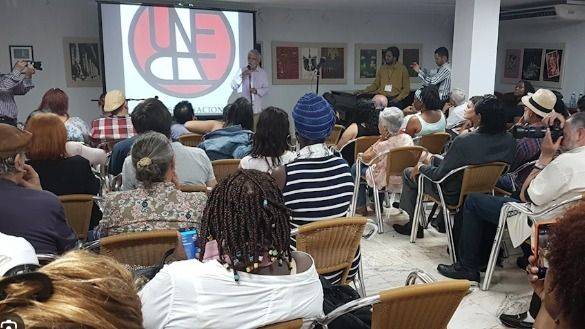 VERSOS CONTRA EL BLOQUEO: LA POESÍA LE GANA LA BATALLA A LA GUERRA EN LA HABANA