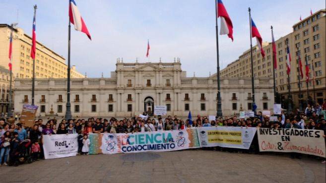 EL GOBIERNO DE KAST Y LA RECETA DE LA DERECHA: RECORTES, BECAS SUSPENDIDAS Y UN FUTURO INCIERTO