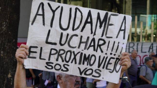 LA PLATA SÍ EXISTE: EL FORO ECONOMÍA Y TRABAJO DICE BASTA DE ROBARLE A LAS Y LOS JUBILADOS