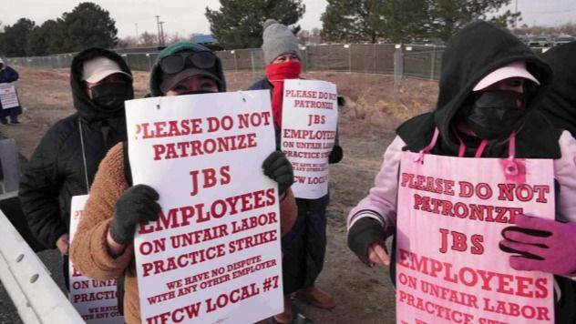 EE.UU. EN LA MIRA: SINDICATOS GLOBALES PONEN AL IMPERIO EN LISTA DE VIGILANCIA LABORAL