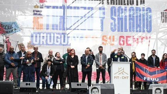 AL CERRO SE VAN: PARO Y MOVILIZACIÓN DEL PIT-CNT CONTRA LA HERENCIA NEOLIBERAL