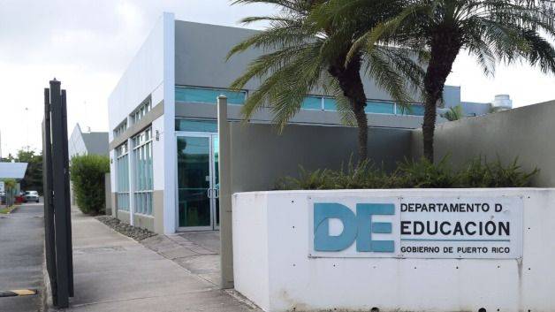 DINERO PÚBLICO, NEGOCIO PRIVADO: LAS ESCUELAS CHARTER Y EL NUEVO ROSTRO DE LA COLONIA