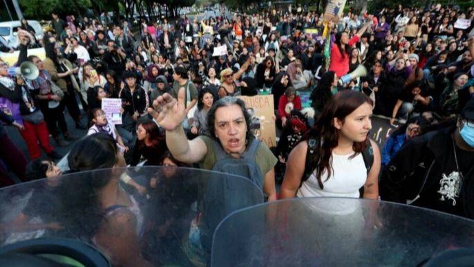 QUITO SE LLENA DE VELAS Y GRITOS: EXIGEN JUSTICIA POR NATHALY Y MONIKA