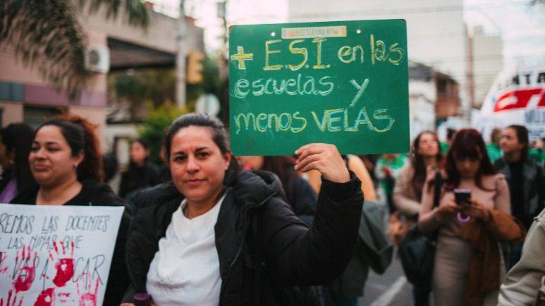 EN EL AULA, NEGACIONISMO Y MISOGINIA: ESTUDIANTES DEL DOMINGO SILVA SE PLANTAN