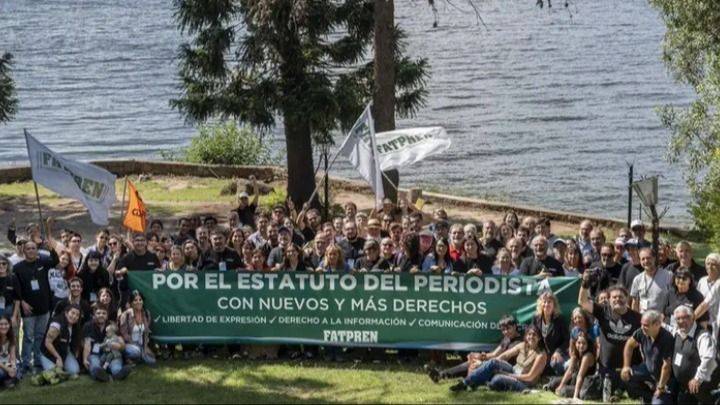 CONTRARRELOJ CONTRA LA DEROGACIÓN: EL NUEVO ESTATUTO DEL PERIODISTA QUE VIENE A ACTUALIZAR DERECHOS