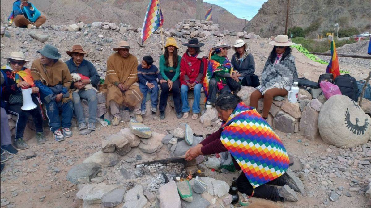 TRES AÑOS NO BORRAN LA REPRESIÓN: COMUNIDADES ORIGINARIAS VUELVEN A MARCHAR EN JUJUY