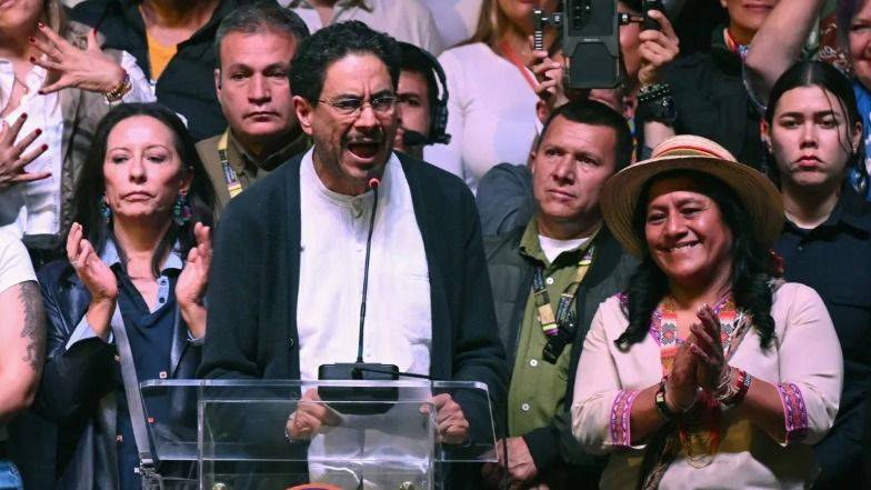 COLOMBIA PARTIDA AL MEDIO: LA DIFERENCIA ES DE MENOS DEL 1% Y LA INCERTIDUMBRE SE TOMA LAS CALLES