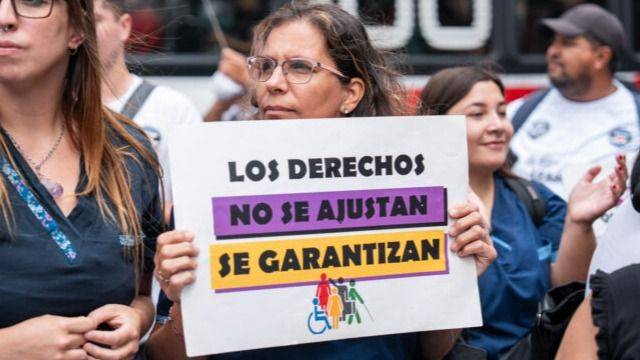 LA EMERGENCIA QUE EL GOBIERNO IGNORA: BANDERAZO FEDERAL SACUDE EL PAÍS POR LA LEY DE DISCAPACIDAD