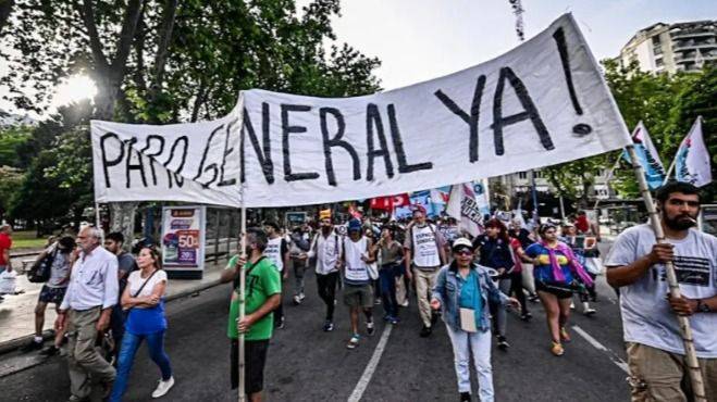 LA BURÓCRATA SINDICAL SE PREPARA PARA EL PARO, PERO SIN FECHA NI RUMBO