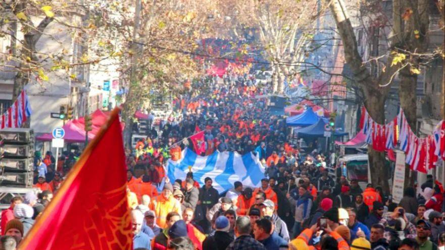 EL LADRILLO Y LA LUCHA: SUNCA PARÓ EL PAÍS Y LE MOVIÓ EL PISO A LOS PATRONES
