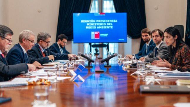 KAST LE PASA LA TOPADORA A DÉCADAS DE PROTECCIÓN AMBIENTAL EN CHILE