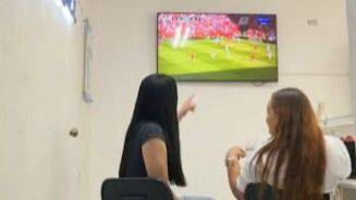 LA ARGENTINA QUE SE PARALIZA POR UN GOL Y SE HACE LA GILA CUANDO CIERRAN UNA FÁBRICA