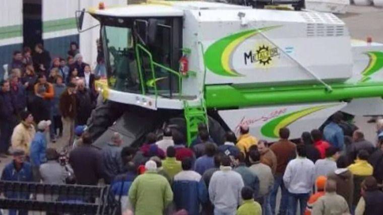 LAS PENAS SON DE NOSOTROS Y LOS GOLES SON AJENOS: DESPIDIERON A 35 TRABAJADORES MIENTRAS MIRABAN EL PARTIDO