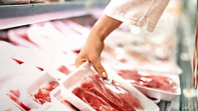 EL CONSUMO DE CARNE VACUNA SE DESPLOMA A NIVELES HISTÓRICOS