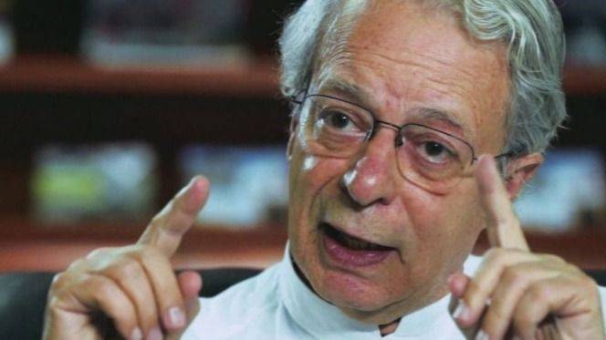 EL 1% SE QUEDA CON DOS TERCIOS DE LA RIQUEZA MUNDIAL, Y LA DEMOCRACIA ES UNA FALACIA