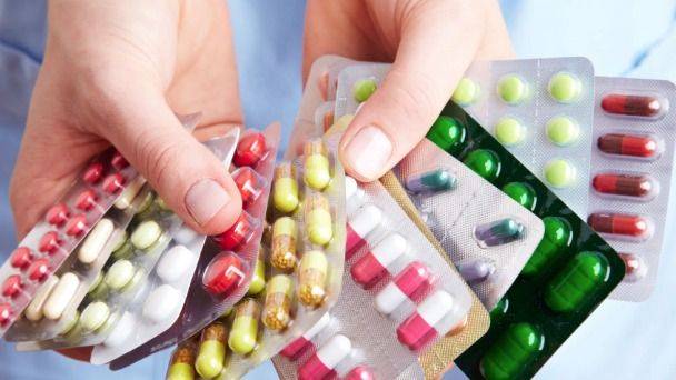 LA ANMAT HABILITÓ DIEZ GRUPOS DE MEDICAMENTOS SIN RECETA Y LOS FARMACÉUTICOS SALEN AL CRUCE