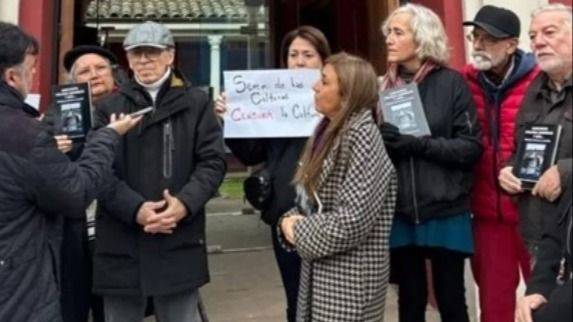 CENSURA EN TALCA: CANCELAN LIBRO SOBRE AUSCHWITZ Y COLONIA DIGNIDAD SIN DAR EXPLICACIONES