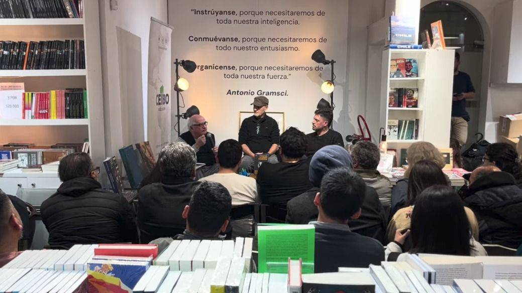 LA MANO IZQUIERDA DEL CAPITAL: EL LIBRO QUE DESNUDA CÓMO LA CENTROIZQUIERDA CHILENA FUE ARQUITECTA DEL NEOLIBERALISMO