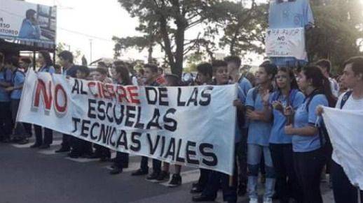 ESCUELAS TÉCNICAS EN LA CORDADA FLOJA: PARO MASIVO Y UN PRESUPUESTO QUE SE ESFUMA