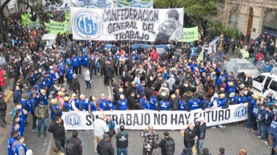 TRANQUILO, NO HAY APURO: LA PROTESTA SOCIAL SE TOMA HASTA SEPTIEMBRE