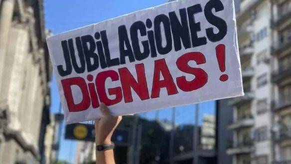 JUBILADAS Y JUBILADOS DE AMÉRICA EN LUCHA: 1800 MARCHAS Y UNA CONFERENCIA QUE SACUDE EL DEBATE PREVISIONAL