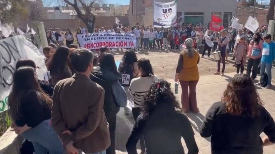 DOCENTES EN RÍO NEGRO MANTIENEN FIRMEZA: PARO DE 48 HORAS SI GOBIERNO NO CONVOCA A PARITARIA TRAS EL IPC DE AGOSTO