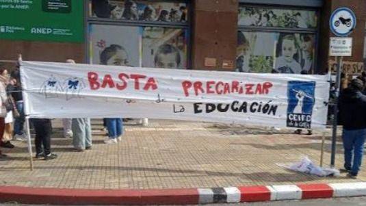 OCUPACIONES Y MOVILIZACIÓN: ESTUDIANTES DE FORMACIÓN DOCENTE URUGUAYOS EXIGEN DEROGAR RESOLUCIÓN QUE PRECARIZA LA PROFESIÓN