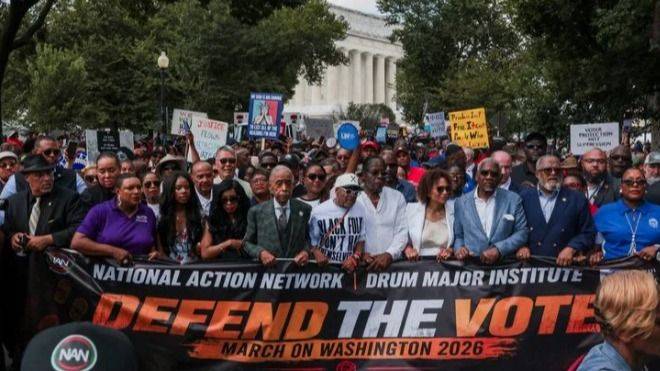 MILES DE VOCES EN WASHINGTON REEDITAN LA LUCHA DE MARTIN LUTHER KING POR EL VOTO Y LA JUSTICIA ECONÓMICA