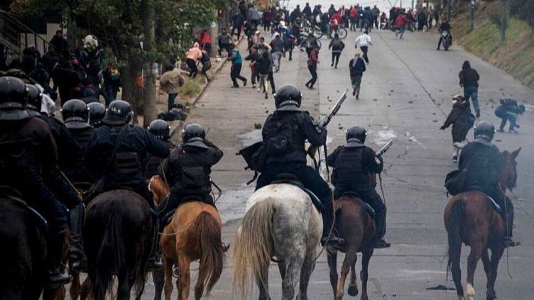 JUJEÑAZO: A TRES AÑOS DE LA PUELBADA, 19 MANIFESTANTES VAN A JUICIO Y ORGANIZACIONES EXIGEN SOBRESEIMIENTO