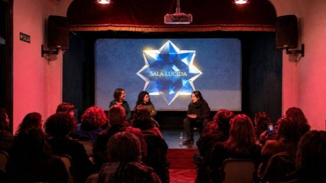 CUANDO EL CINE APAGA SU PANTALLA PARA ENCENDER LA PALABRA COMUNITARIA