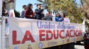 EN CHILE LA EDUCACIÓN PÚBLICA MARCHA HASTA EL CONGRESO: “LA EDUCACIÓN NO SE VENDE"