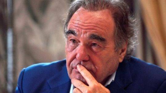 OLIVER STONE, OCHO DÉCADAS DE CINE A CONTRAPELO DEL RELATO IMPERIAL