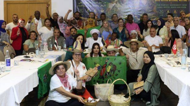 LA TIERRA ES DE QUIENES LA CULTIVAN