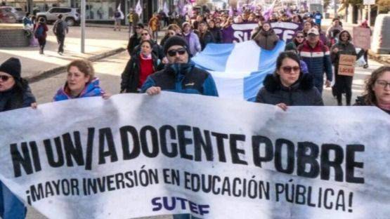 SÉPTIMA SEMANA DE PARO: LA PROPUESTA LLEGÓ Y SE ANALIZA EN ASAMBLEAS
