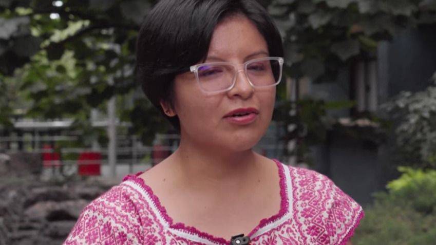 MUJERES NAHUAS TEJEN AUTONOMÍA CONTRA UN CLIMA QUE LES ARRANCA SUS PLANTAS