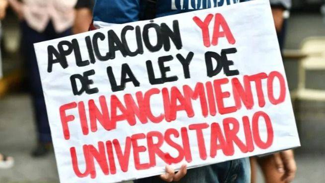 DOCENTES UNIVERSITARIOS: TRES DÍAS SIN CLASES, TRES AÑOS SIN RESPUESTA
